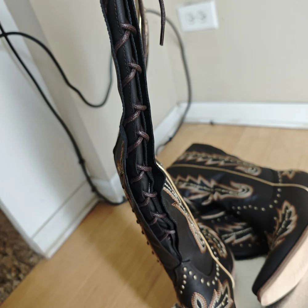 Embroidered Black Western Boots - Picture 4 of 8